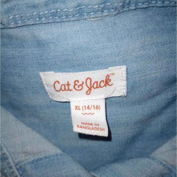 🆕👕Cat & Jack Girls Denim Button Down Shirt - Picture 2 of 4